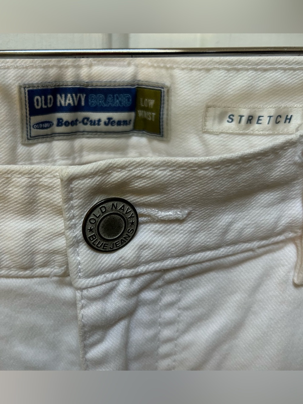 Old Navy White Straight-Leg Boot-cut Women’s Jeans Sz 14. Like new-I lost weight - Picture 2 of 9